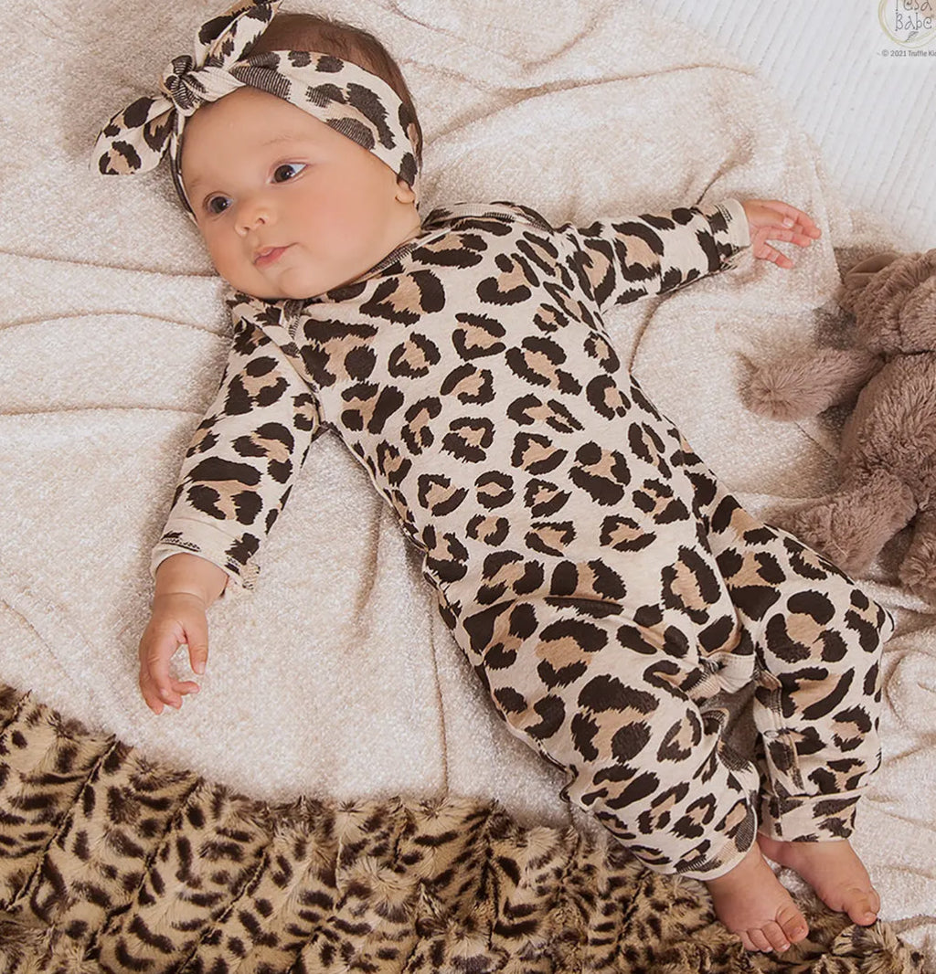 Charming Leopard Romper for Babies - Playful Print