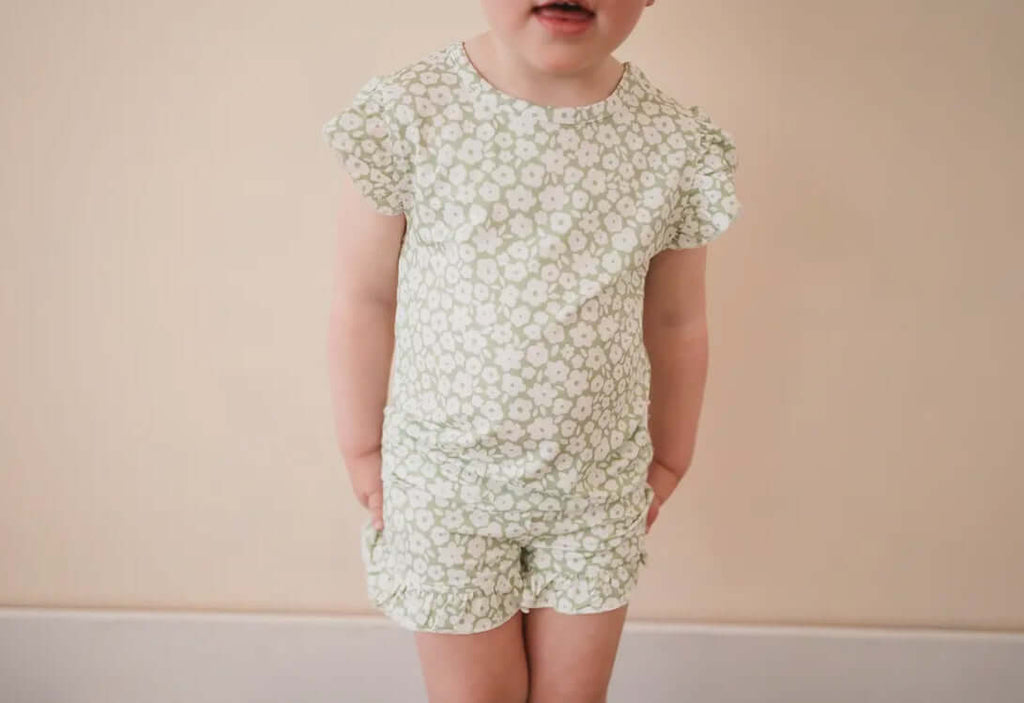 Charming Daisy Top & Shorts Set for Toddlers - Playful & Stylish