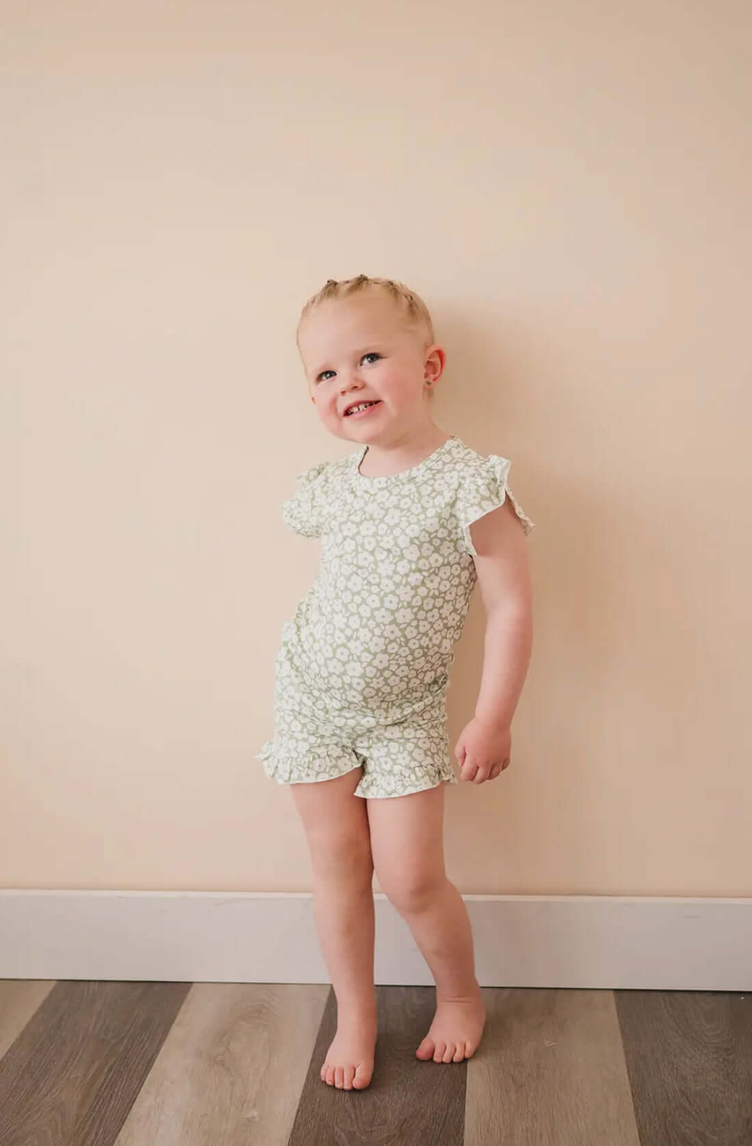 Charming Daisy Top & Shorts Set for Toddlers - Playful & Stylish