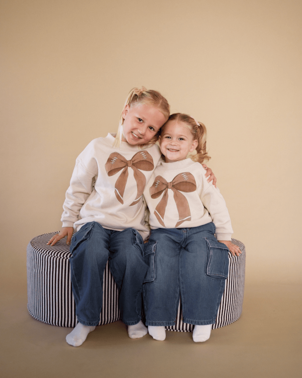 Cozy Graphic Sweatshirt for Girls - Bow Design