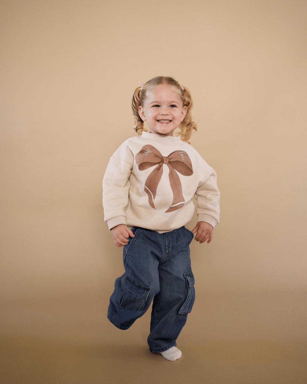 Cozy Graphic Sweatshirt for Girls - Bow Design